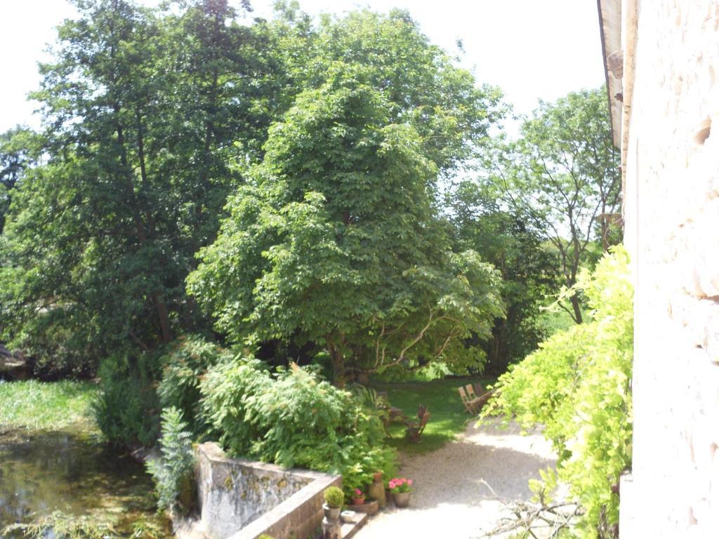 Le Moulin De Poilly Bed & Breakfast Room photo